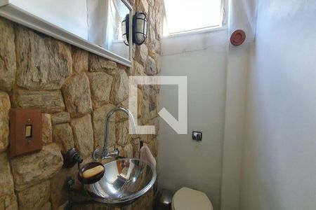 Lavabo quarto 1 de apartamento à venda com 4 quartos, 321m² em Grajau, Rio de Janeiro