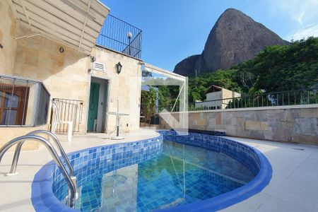 Apartamento à venda com 321m², 4 quartos e 4 vagasPiscina