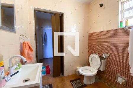 Casa à venda com 250m², 4 quartos e 2 vagas Casa à venda com 250m², 4 quartos e 2 vagasBanheiro 2