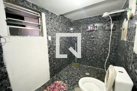 Casa à venda com 250m², 4 quartos e 2 vagas Casa à venda com 250m², 4 quartos e 2 vagasBanheiro