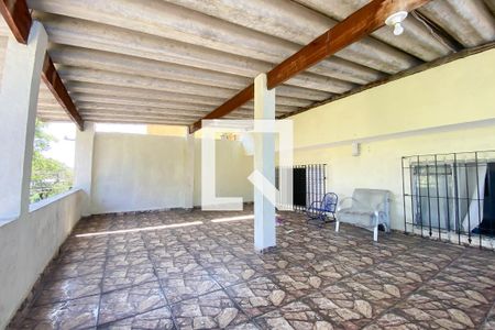 Casa à venda com 250m², 4 quartos e 2 vagas Casa à venda com 250m², 4 quartos e 2 vagasTerraço