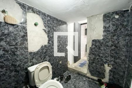 Casa à venda com 250m², 4 quartos e 2 vagas Casa à venda com 250m², 4 quartos e 2 vagasBanheiro