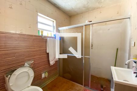 Casa à venda com 250m², 4 quartos e 2 vagas Casa à venda com 250m², 4 quartos e 2 vagasBanheiro 2