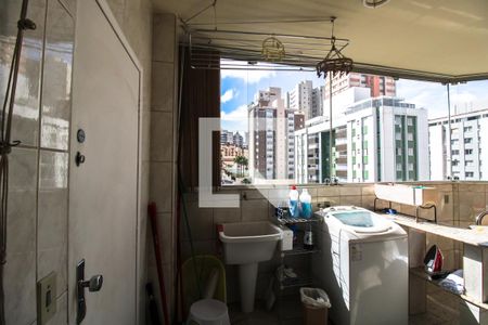 Apartamento à venda com 213m², 4 quartos e 1 vagaÁrea de Serviço