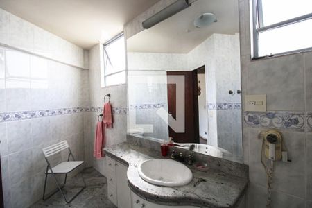 Apartamento à venda com 213m², 4 quartos e 1 vagaBanheiro Corredor