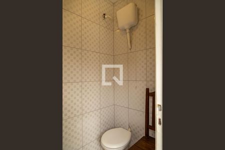 Casa para alugar com 223m², 4 quartos e 2 vagas Casa para alugar com 223m², 4 quartos e 2 vagasBanheiro da Edícula