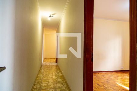 Casa para alugar com 223m², 4 quartos e 2 vagas Casa para alugar com 223m², 4 quartos e 2 vagasCorredor