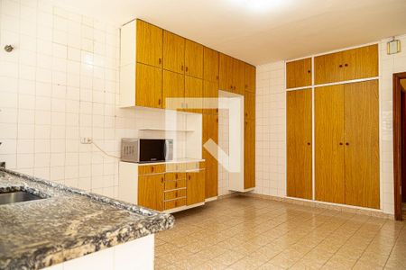 Casa para alugar com 223m², 4 quartos e 2 vagas Casa para alugar com 223m², 4 quartos e 2 vagasCozinha