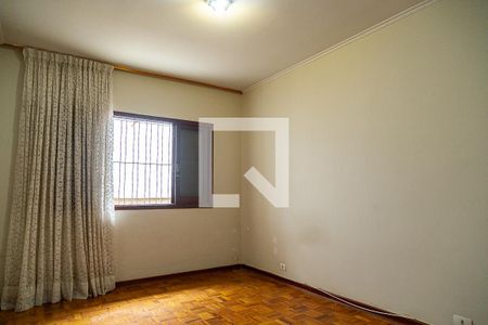 Casa para alugar com 223m², 4 quartos e 2 vagas Casa para alugar com 223m², 4 quartos e 2 vagasQuarto 2