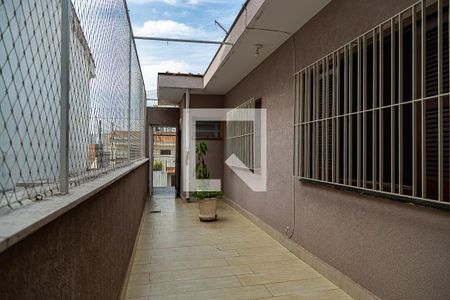 Casa para alugar com 223m², 4 quartos e 2 vagas Casa para alugar com 223m², 4 quartos e 2 vagasQuintal - Corredor