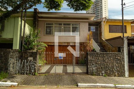 Casa para alugar com 223m², 4 quartos e 2 vagas Casa para alugar com 223m², 4 quartos e 2 vagasFachada