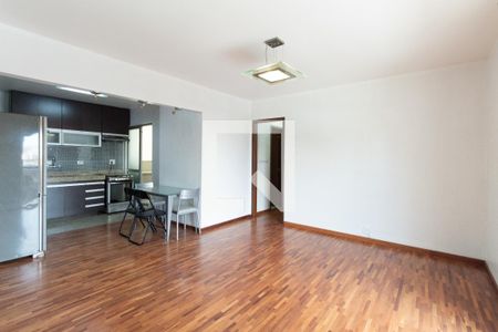 Sala de apartamento para alugar com 3 quartos, 83m² em Cerqueira César, São Paulo