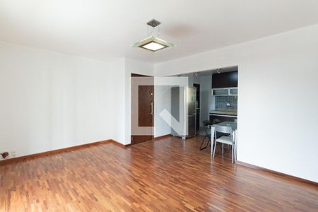 Sala de apartamento para alugar com 3 quartos, 83m² em Cerqueira César, São Paulo