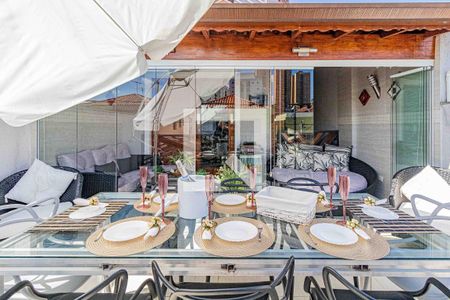 Casa à venda com 220m², 4 quartos e 3 vagasVaranda