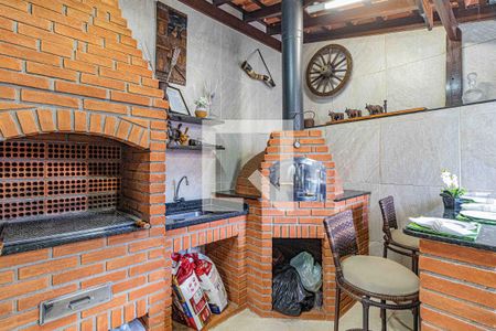 Casa à venda com 220m², 4 quartos e 3 vagasChurrasqueira