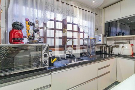 Casa à venda com 220m², 4 quartos e 3 vagasCozinha