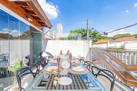 Casa à venda com 220m², 4 quartos e 3 vagasVaranda