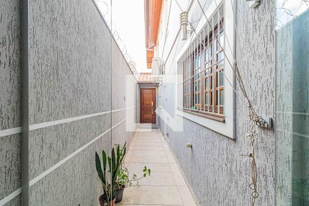 Casa à venda com 220m², 4 quartos e 3 vagasCorredor lateral