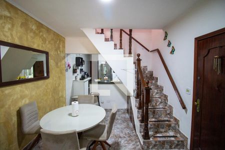 Sala de casa à venda com 3 quartos, 300m² em Vila Carmosina, São Paulo