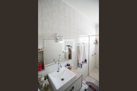 Casa à venda com 300m², 3 quartos e 2 vagasBanheiro 2