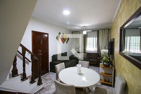 Sala de casa à venda com 3 quartos, 300m² em Vila Carmosina, São Paulo