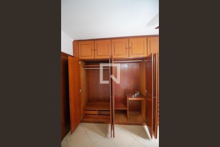 Apartamento à venda com 140m², 3 quartos e 2 vagasQuarto 01 - Armário