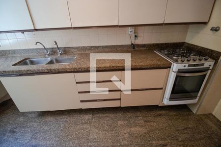 Apartamento à venda com 140m², 3 quartos e 2 vagasCozinha