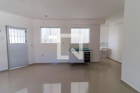 Sala - Quarto - Cozinha de kitnet/studio para alugar com 1 quarto, 44m² em Parque Pinheiros, Taboão da Serra