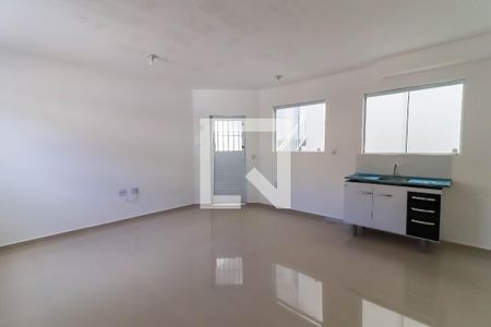 Sala - Quarto - Cozinha de kitnet/studio para alugar com 1 quarto, 44m² em Parque Pinheiros, Taboão da Serra