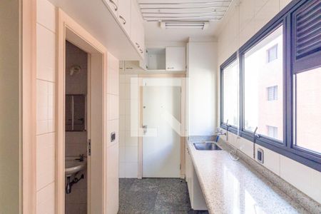 Apartamento à venda com 180m², 3 quartos e 3 vagasLavanderia