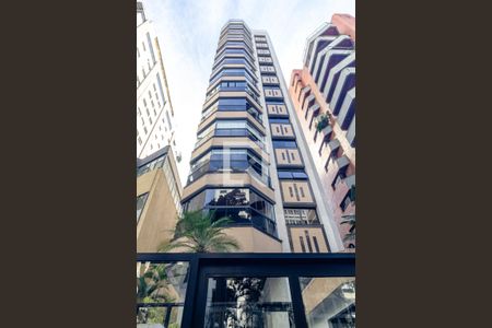 Apartamento à venda com 180m², 3 quartos e 3 vagasFachada