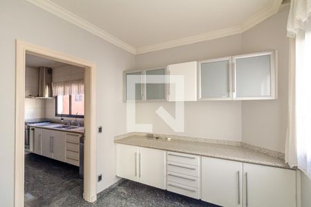 Apartamento à venda com 180m², 3 quartos e 3 vagasCopa