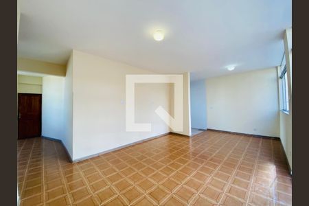 Apartamento para alugar com 105m², 3 quartos e sem vaga Apartamento para alugar com 105m², 3 quartos e sem vagaSala