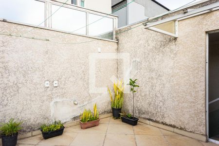 Casa de condomínio à venda com 160m², 2 quartos e 2 vagas Casa de condomínio à venda com 160m², 2 quartos e 2 vagasTerraço