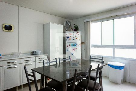 Casa de condomínio à venda com 160m², 2 quartos e 2 vagas Casa de condomínio à venda com 160m², 2 quartos e 2 vagasCozinha