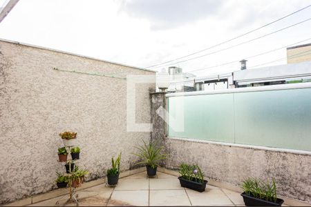 Casa de condomínio à venda com 160m², 2 quartos e 2 vagas Casa de condomínio à venda com 160m², 2 quartos e 2 vagasTerraço