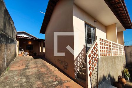 Casa à venda com 270m², 3 quartos e 4 vagas Casa à venda com 270m², 3 quartos e 4 vagasQuintal