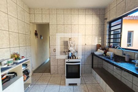 Casa à venda com 270m², 3 quartos e 4 vagas Casa à venda com 270m², 3 quartos e 4 vagasCozinha