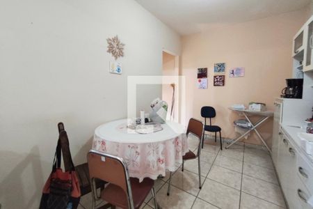 Casa à venda com 270m², 3 quartos e 4 vagas Casa à venda com 270m², 3 quartos e 4 vagasCopa