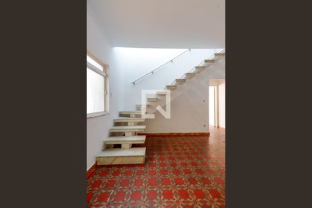 Escada Quartos de casa à venda com 4 quartos, 250m² em Jardim Guanca, São Paulo