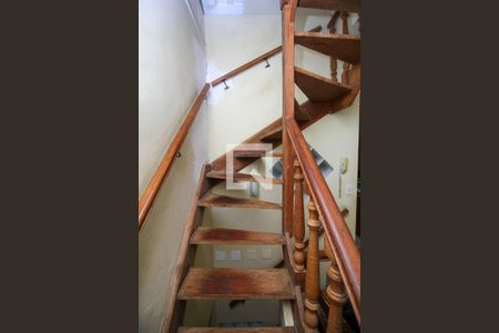 Casa à venda com 85m², 3 quartos e sem vagaEscada