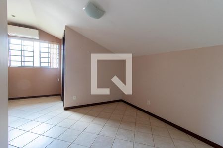 Casa para alugar com 315m², 5 quartos e 8 vagas Casa para alugar com 315m², 5 quartos e 8 vagasQuarto 4 - Suíte