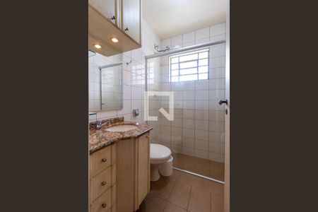 Casa para alugar com 315m², 5 quartos e 8 vagas Casa para alugar com 315m², 5 quartos e 8 vagasBanheiro