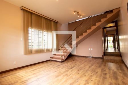 Casa para alugar com 5 quartos, 315m² em Prado Velho, Curitiba