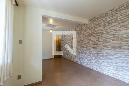 Casa para alugar com 315m², 5 quartos e 8 vagas Casa para alugar com 315m², 5 quartos e 8 vagasÁrea comum - Salão de festas