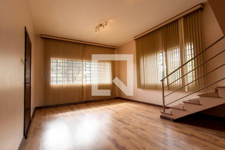 Sala 1 de casa para alugar com 5 quartos, 315m² em Prado Velho, Curitiba