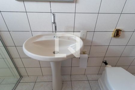 Casa para alugar com 315m², 5 quartos e 8 vagas Casa para alugar com 315m², 5 quartos e 8 vagasDetalhe do Banheiro da Suite