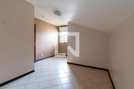 Casa para alugar com 315m², 5 quartos e 8 vagas Casa para alugar com 315m², 5 quartos e 8 vagasQuarto 4 - Suíte