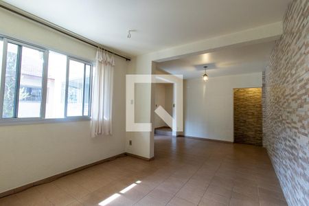 Casa para alugar com 315m², 5 quartos e 8 vagas Casa para alugar com 315m², 5 quartos e 8 vagasÁrea comum - Salão de festas
