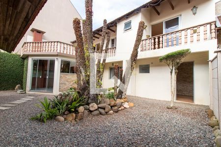 Casa para alugar com 315m², 5 quartos e 8 vagas Casa para alugar com 315m², 5 quartos e 8 vagasÁrea comum